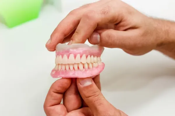 پروتز های ثابت متکی بر ایمپلنت 1 پروتز های ثابت متکی بر ایمپلنت