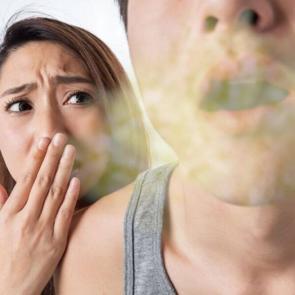 10 دلیل بروز بوی بد دهان و راهکار ها