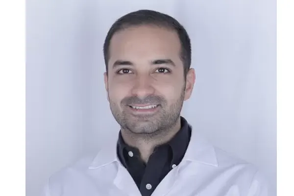  دکتر علیرضا صالحی