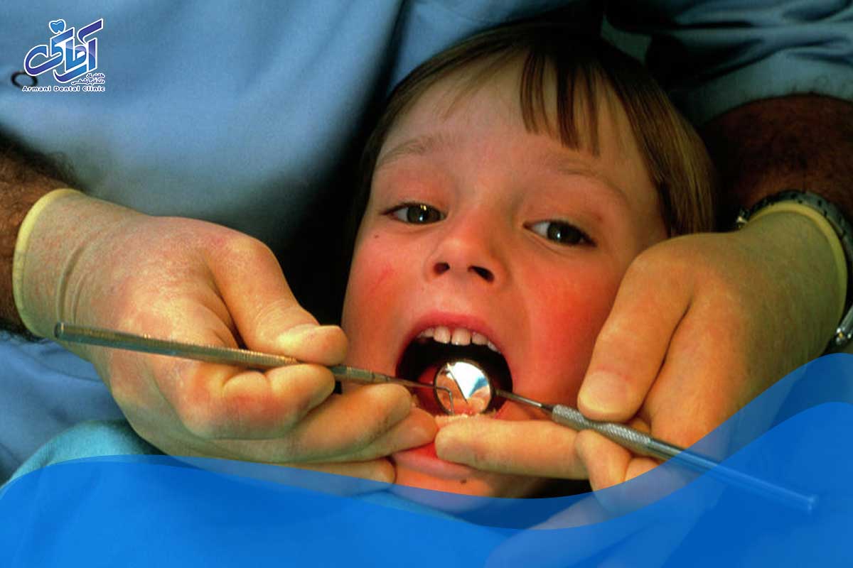 به سوالات و نگرانی های خودمعاینه دندانپزشکی اطفال پاسخ دهید